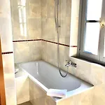 La Maison Bed and Breakfast