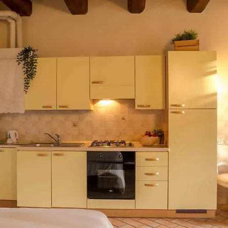 La Maison Bed and breakfast 3*