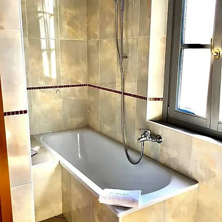La Maison Bed and Breakfast 3*