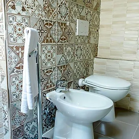 La Maison Bed and Breakfast 3*